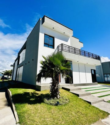 Casa Nova de Alto Padrão no Laguna Internacional